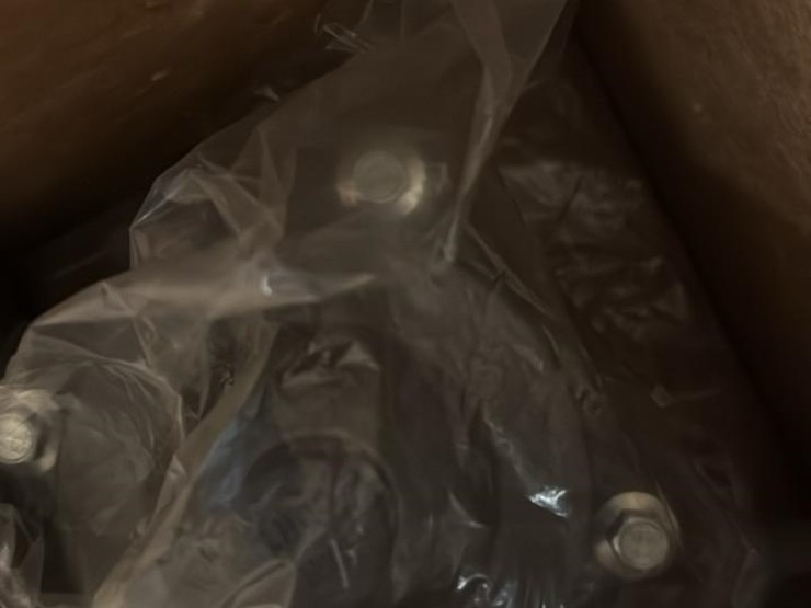 #194-•-skid-of-parts*-image-4