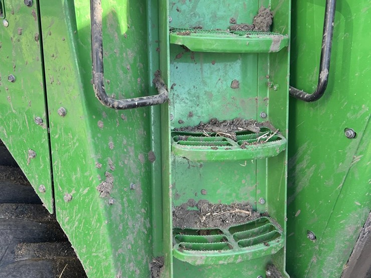 2023-john-deere-9rx-590-image-40