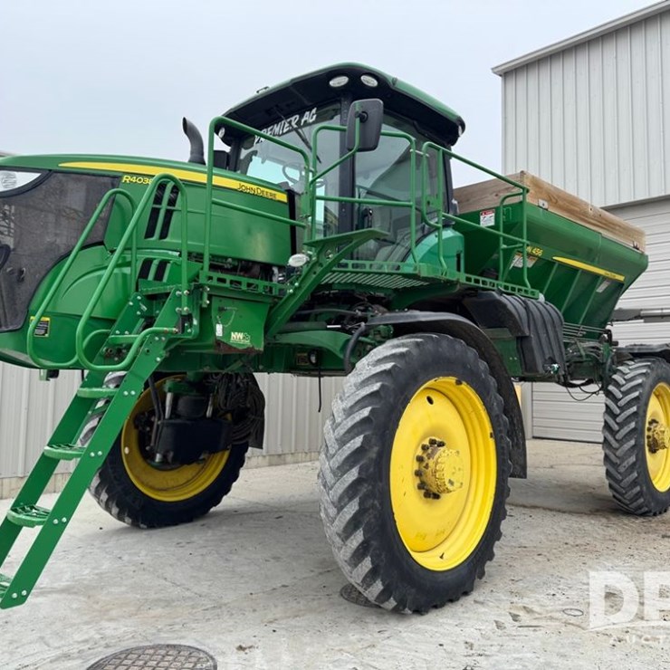 JOHN DEERE R4038