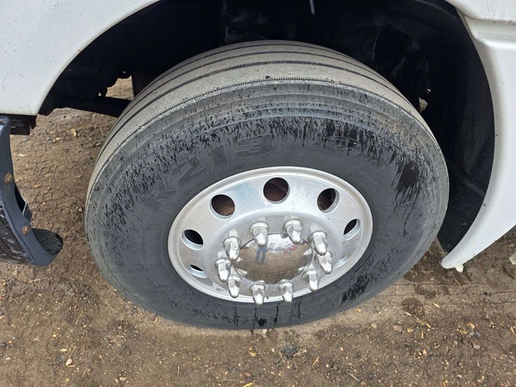 2007-freightliner-cl120-day-cab-semi,-978,000-miles,-detroit-series-60-–-14l-engine,-515hp,-10-speed-image-23