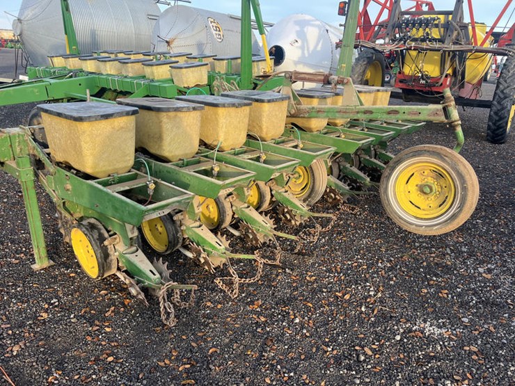 john-deere-7100-image-10