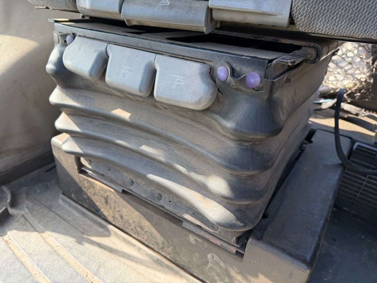 case-ih-mx220-image-48