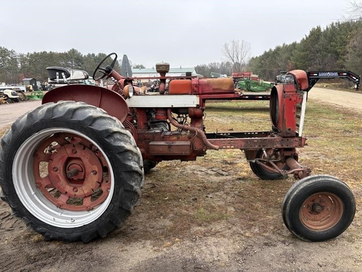 international-tractor-w/out-engine-image-4