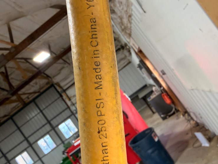 dewalt-dxcm024-0344-dbl.-arm-hose-reel-w/-1/2"-x-50'-premium-hose-image-8