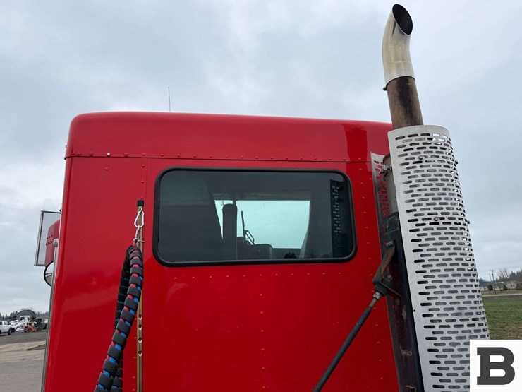 2004-kenworth-t800-image-32