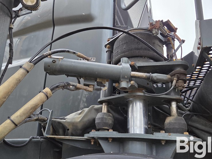 hagie-sts12-image-18