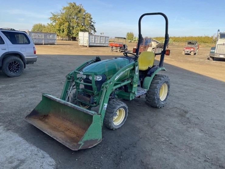 john-deere-2320-image-4