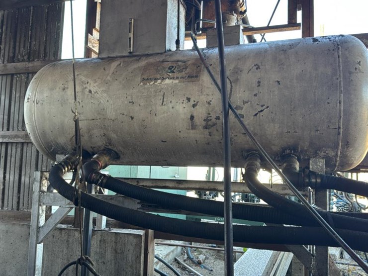 #138-•-500-gallon-oil-reservoir-image-1