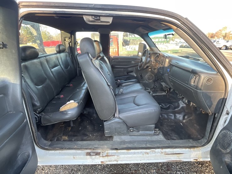 2006-chevrolet-2500hd-image-6