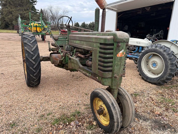 john-deere-model-b-image-2