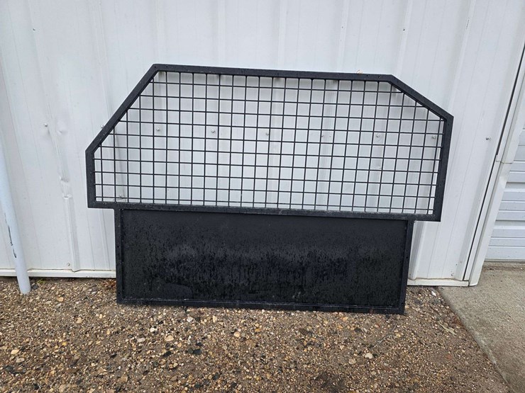 suburban-partition,-could-be-used-as-side-x-side-headache-rack,-model-sticker-in-photos-image-4