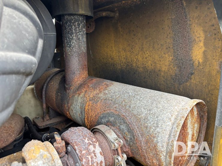 2007-deere-444j-image-45