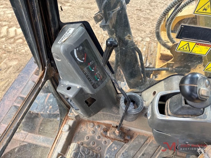 caterpillar-307d-image-18