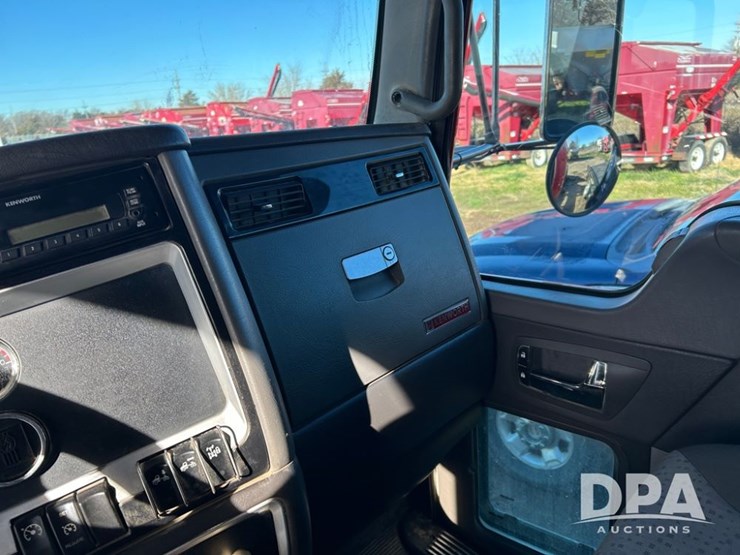 2009-kenworth-t800-image-41