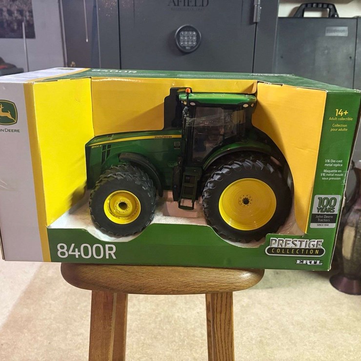 1/16th Die Cast Metal Replica John Deere 8400R, Ertl Prestige Collection, 100th Anniversary Edition,