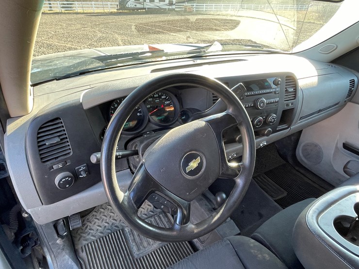 #1127-•-2013-chevrolet-silverado-pickup-truck-(has-mn-title)-image-30