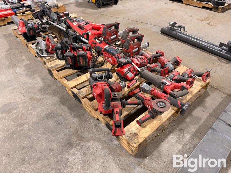 milwaukee-power-tools-w/batteries-&-6-battery-charger-image-7