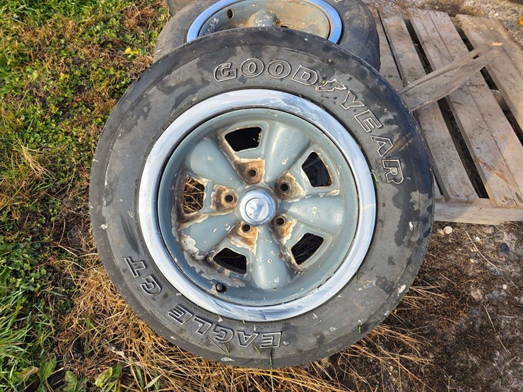 (4)-mid-70’s-chevrolet-rally-wheels,-missing-1-center-cap,-all-trim-rings-are-there,-buying-all-for-image-8