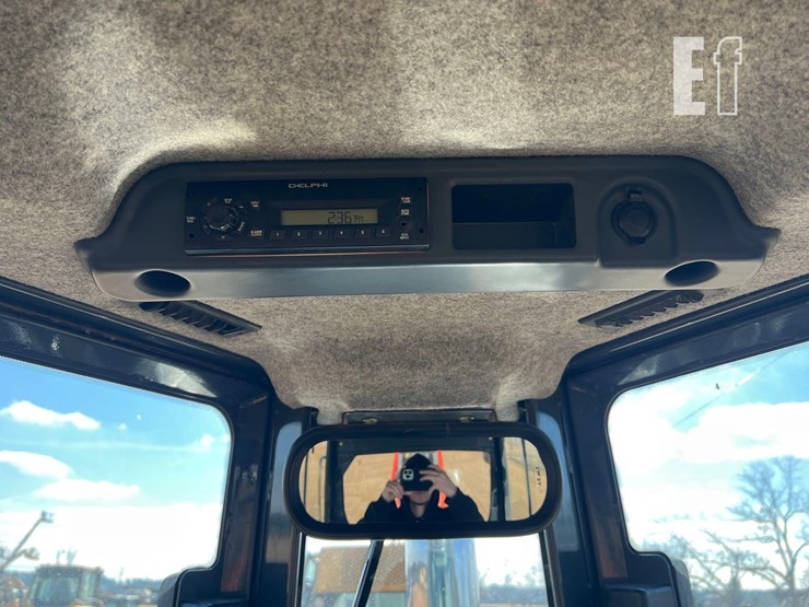 2013-deere-650k-lgp-image-38