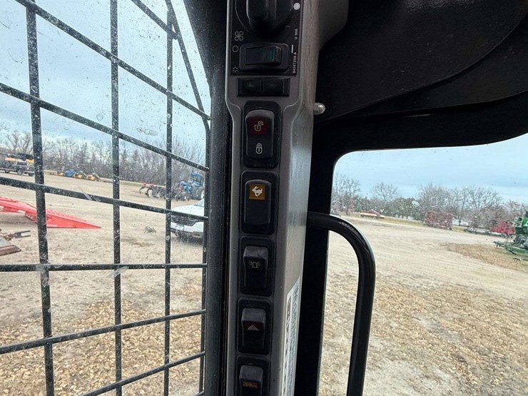 new-holland-c245-image-21