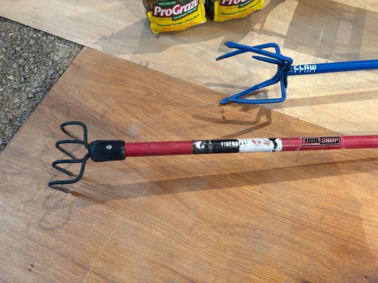 garden-lot:-garden-claw-twist-cultivator,-toolshop-4-tine-cultivator,-folding-garden-seat/kneeler,-f-image-2