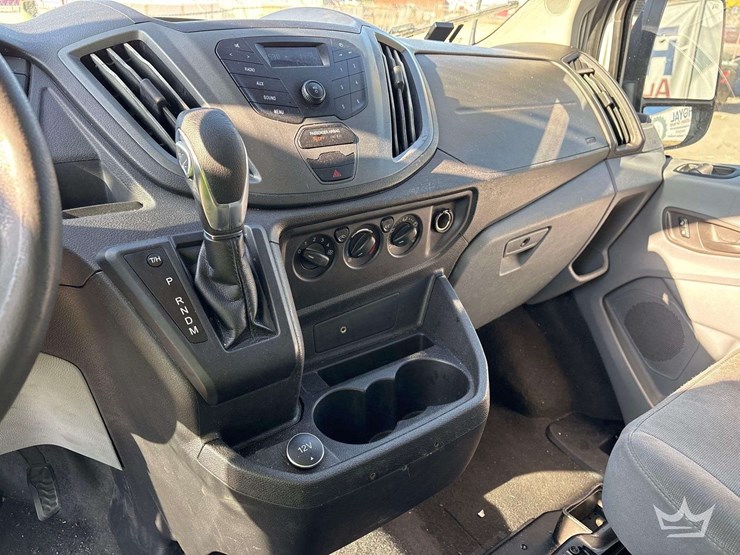 2019-ford-transit-image-14