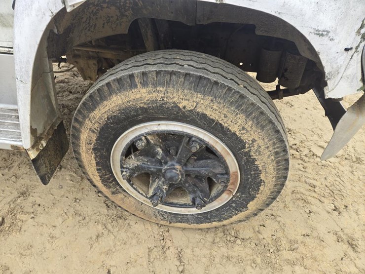 1996-ford-f700-image-4