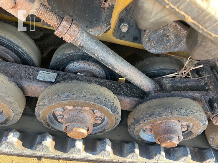 2015-caterpillar-257d-image-13