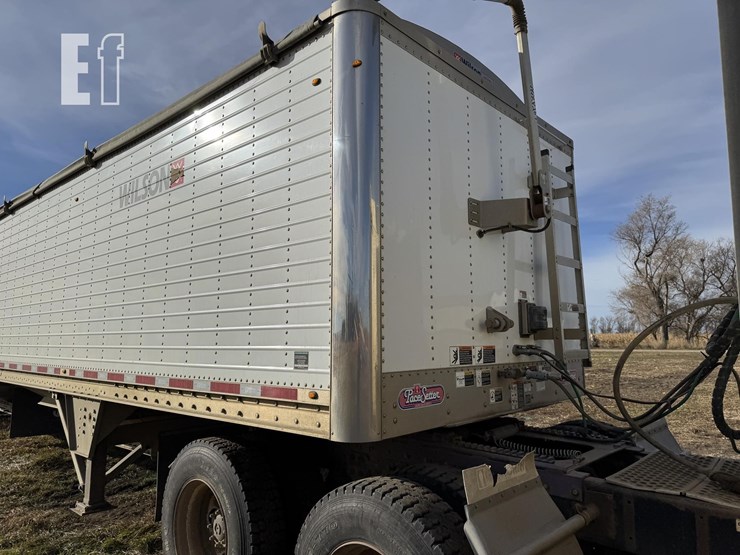 2014-wilson-grain-trailer-image-31