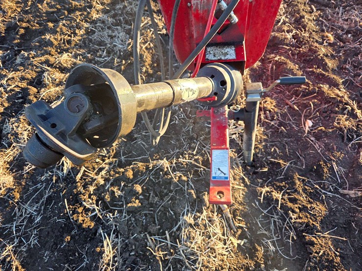 westfield-10”-x-83’-auger-with-swing-hopper,-16”-tires,-works-good,-used-fall-of-‘25-image-2