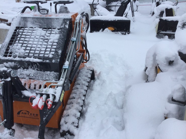 #4550-•-unused-arteer-mini-skis-steer-image-2