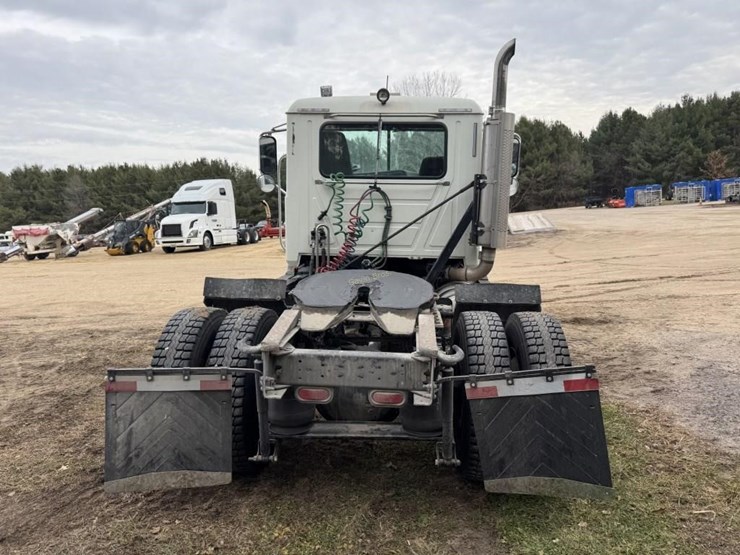 2006-mack-vision-cx612-image-7