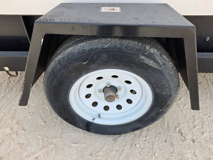 caterpillar-xq60-image-8