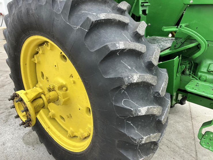 john-deere-4320-image-6
