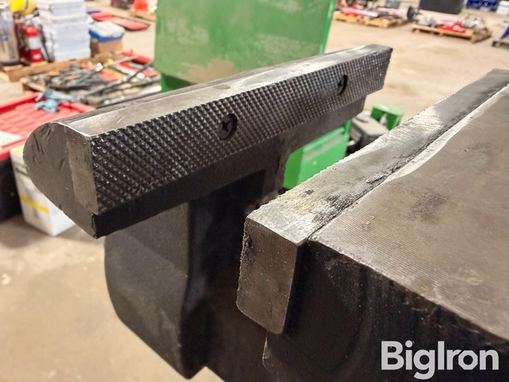 heavy-duty-12'-shop-welding-table-w/-vise-image-13