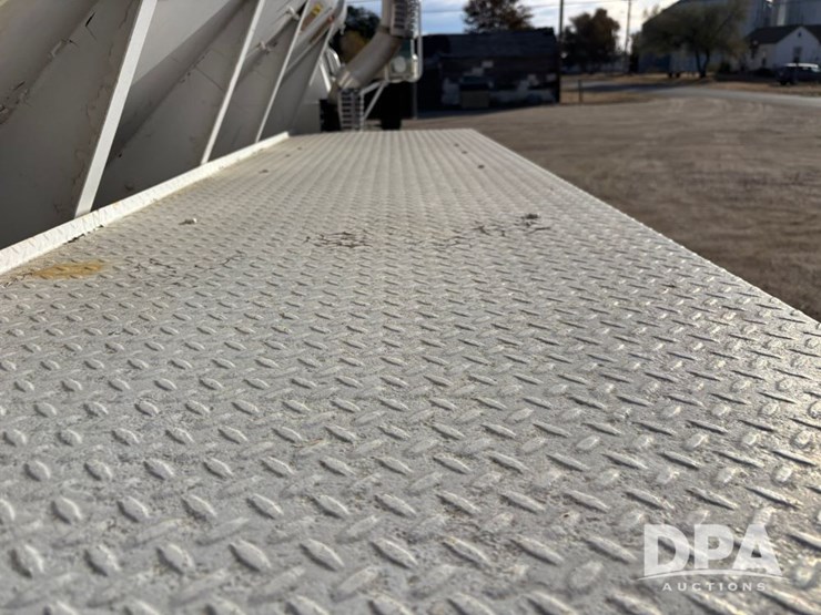 1981-new-leader-l2020-image-36