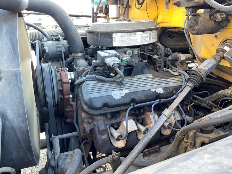 #1141-•-1995-gmc-topkick-bucket-truck-(has-mn-title)-image-9