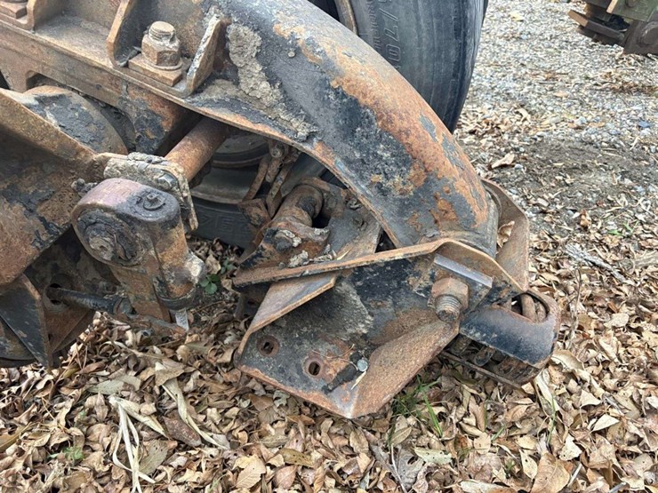 neway-truck-tag-lift-axle,-255/70r22.5-duals-on-spokes,-air-brakes-image-8