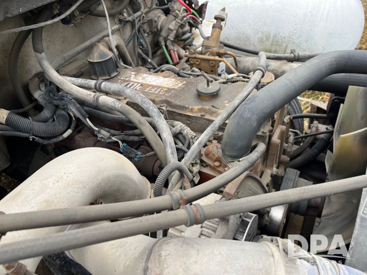 1999-freightliner-fl70-image-58