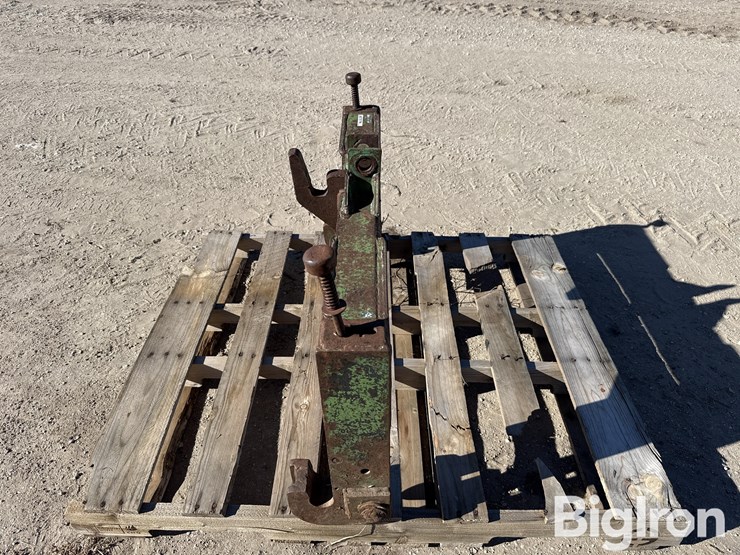 john-deere-3-pt-quick-hitch-image-8