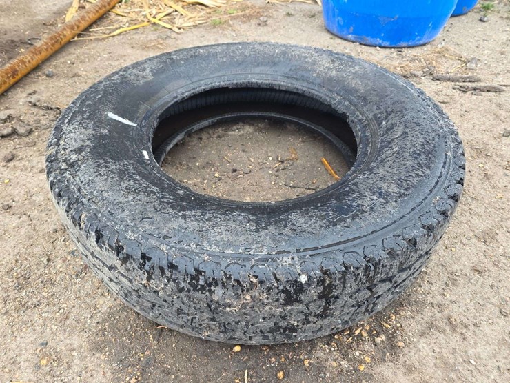 (1)-lt235/80r17-firestone-tire-image-1