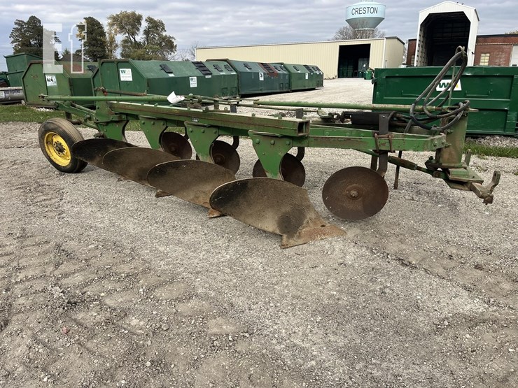 john-deere-100-image-2