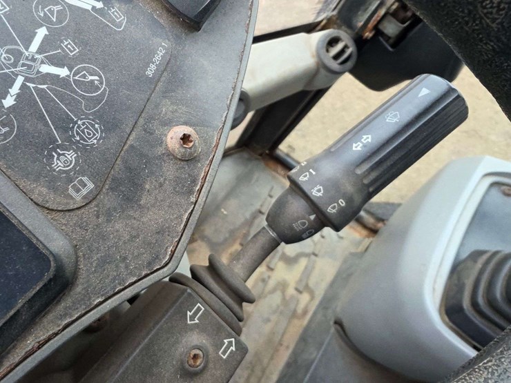 2009-caterpillar-906h-image-37