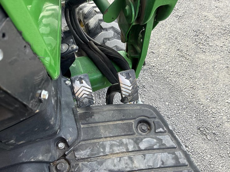 john-deere-1025r-image-45