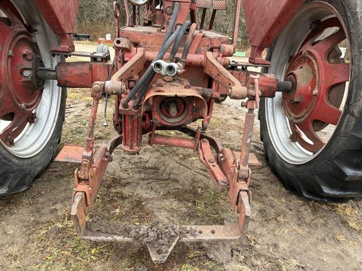 international-tractor-w/out-engine-image-9