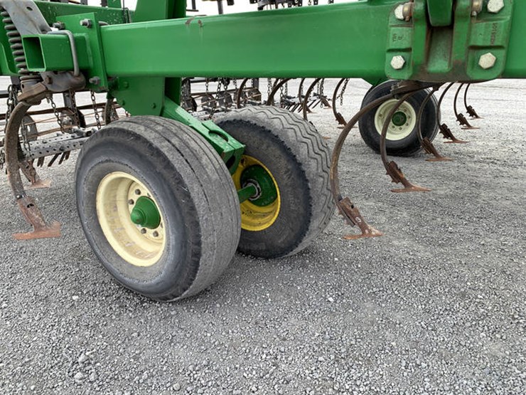 john-deere-2210-image-9
