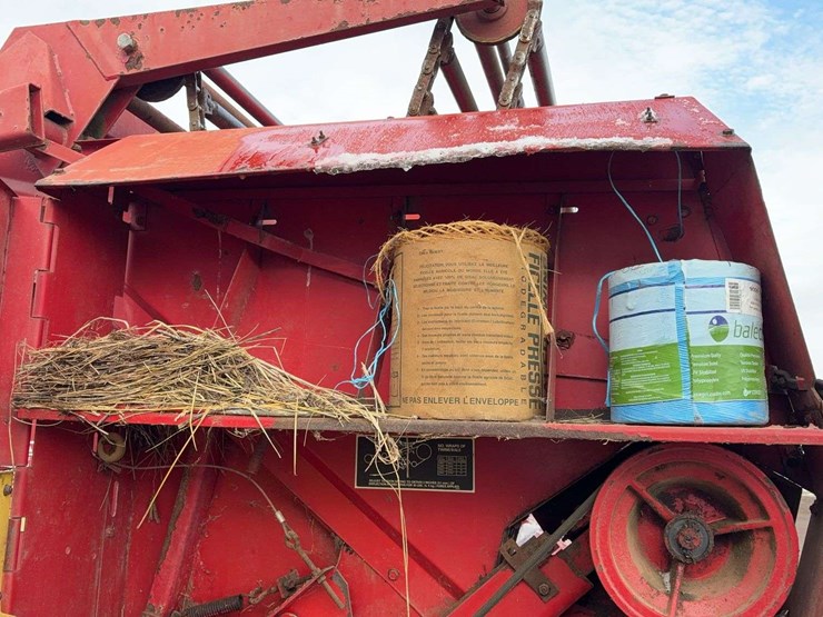 new-holland-855-image-25