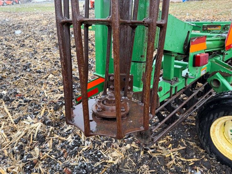 john-deere-200-image-8