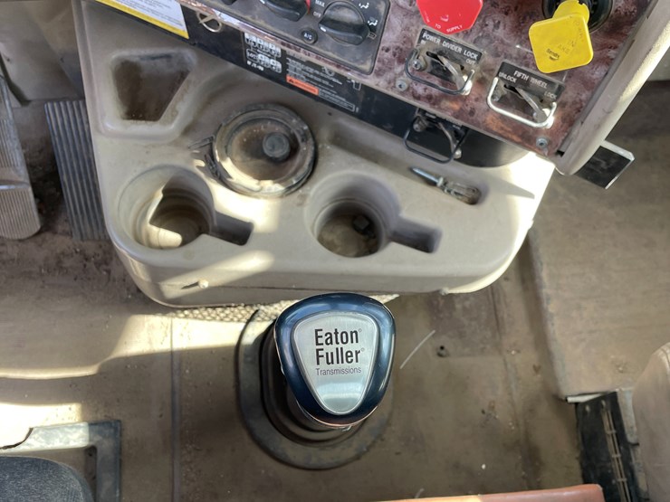 #1000-•-2007-international-transport-truck-tractor-(has-mn-title)-image-31