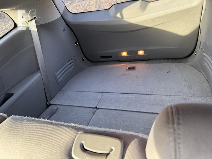 2010-chevrolet-traverse-image-12